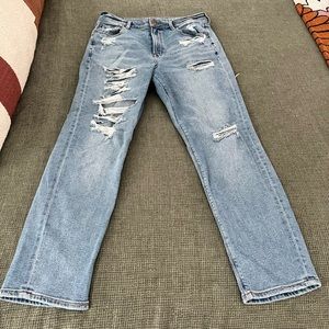 Women’s American Eagle distressed jeans